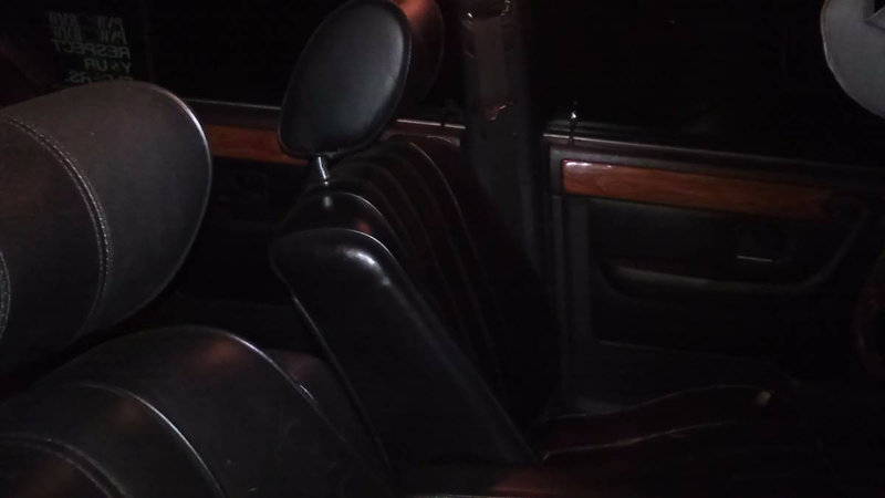 Illustration for article titled For $1,700, This 1984 BMW 733i Could Put You In The Lap Of Old School Luxury